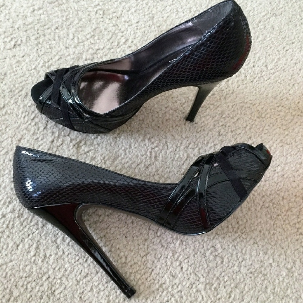 Charles and David Sexy Black Stilleto
